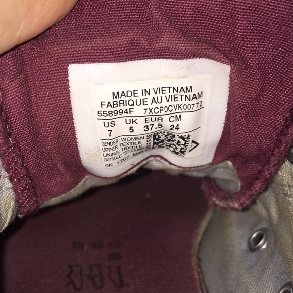 Maroon converse!! ♥️♥️♥️ - Picture 2 of 6